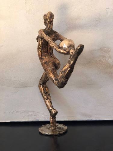 Original Body Sculpture by Liliane Danino