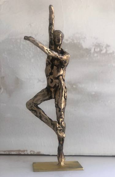 Original Figurative Nude Sculpture by Liliane Danino