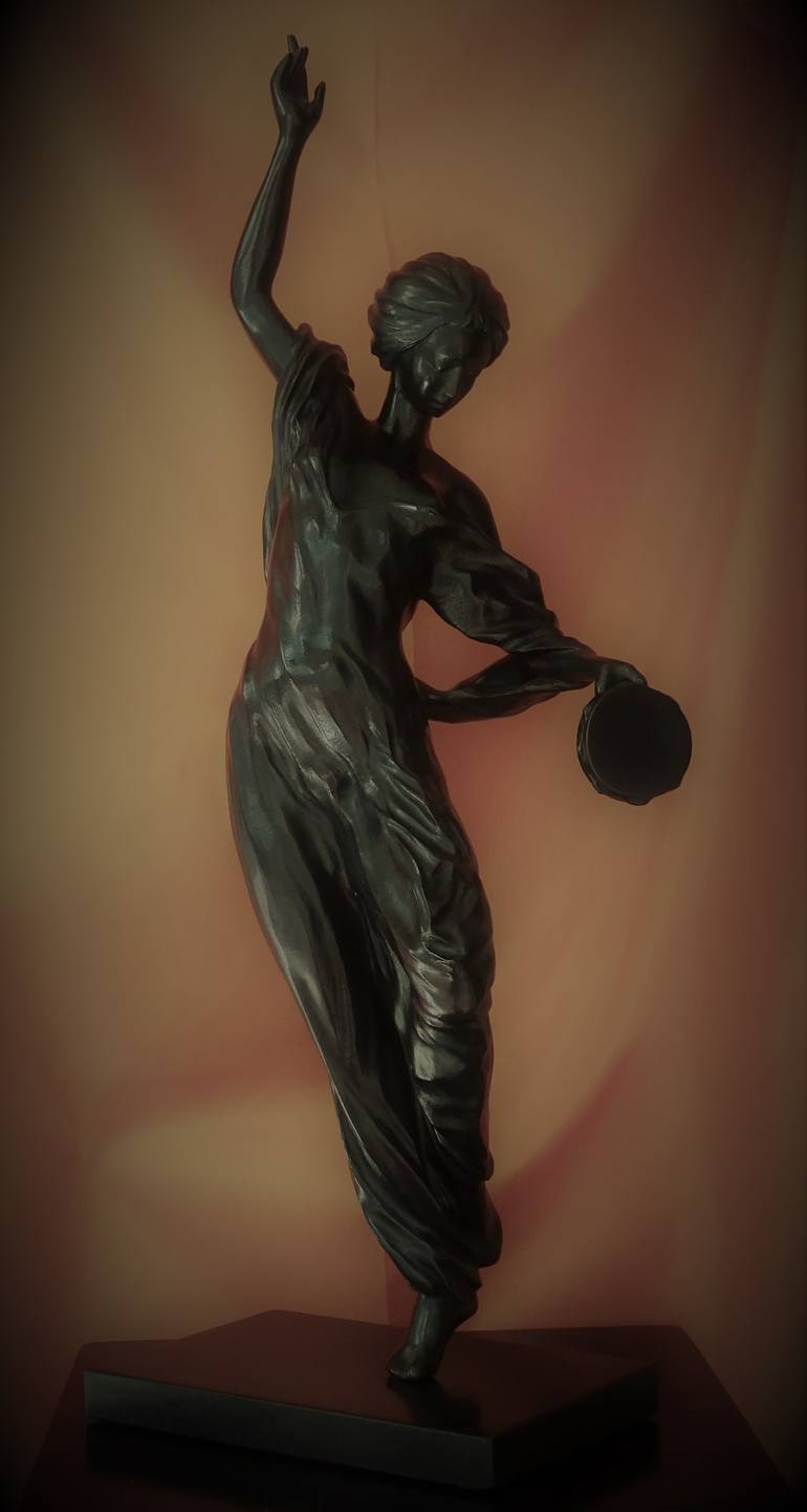 Original Women Sculpture by Graziella Curreli