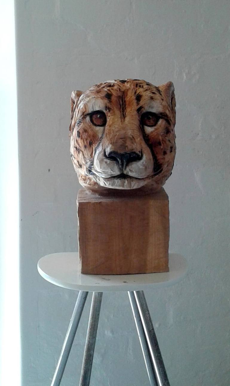cheetah head sculpture Sculpture by Regina Zimmermann
