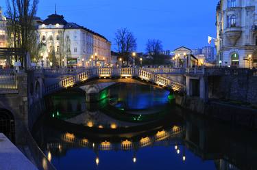 The Triple bridge over the Ljubljanica River at dusk, Ljubljana city, Slovenia - Limited Edition of 20 thumb
