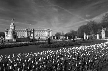 The Queen Victoria Monument, Buckingham Palace, St James, London, England - Limited Edition of 15 thumb