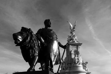 The Queen Victoria Memorial outside Buckingham Palace, St James, London, England - Limited Edition of 15 thumb