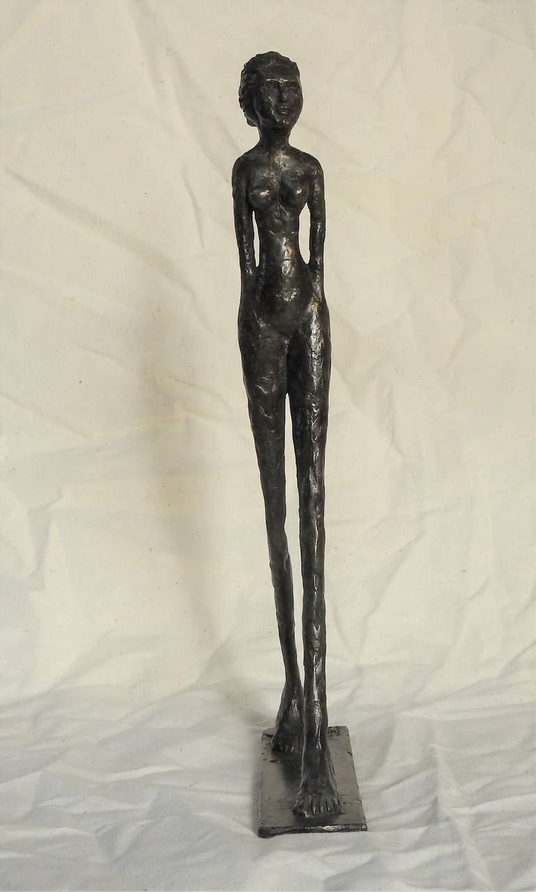 Original Figurative Women Sculpture by Isabelle Biquet 