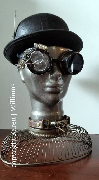 Steampunk glass mannequin head thumb