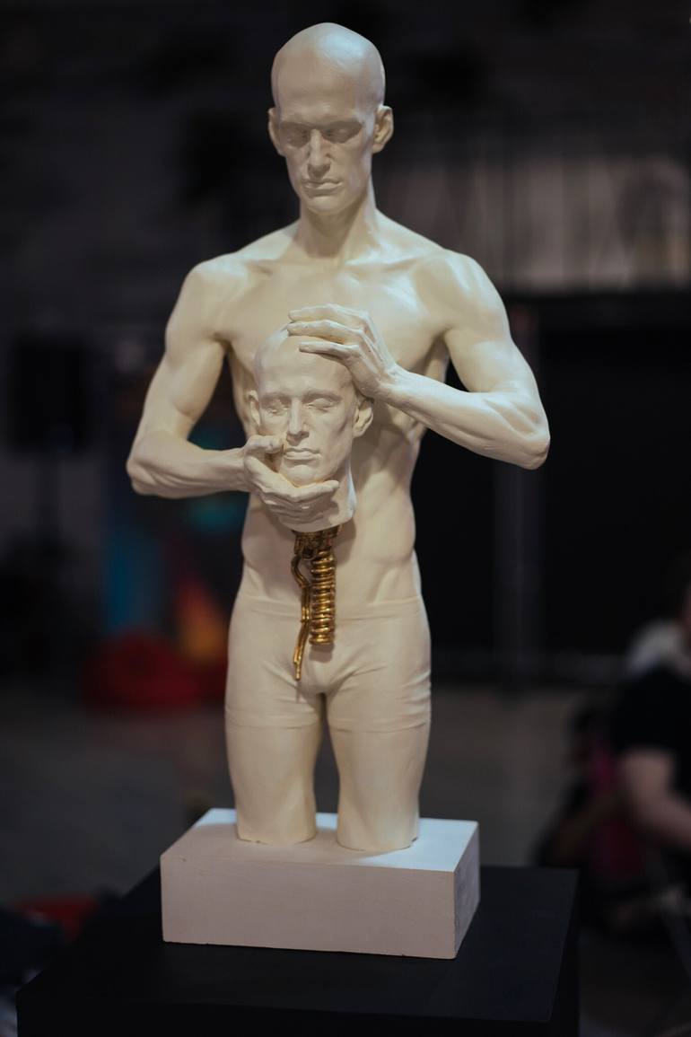 Original Body Sculpture by Katherina Pilnikova