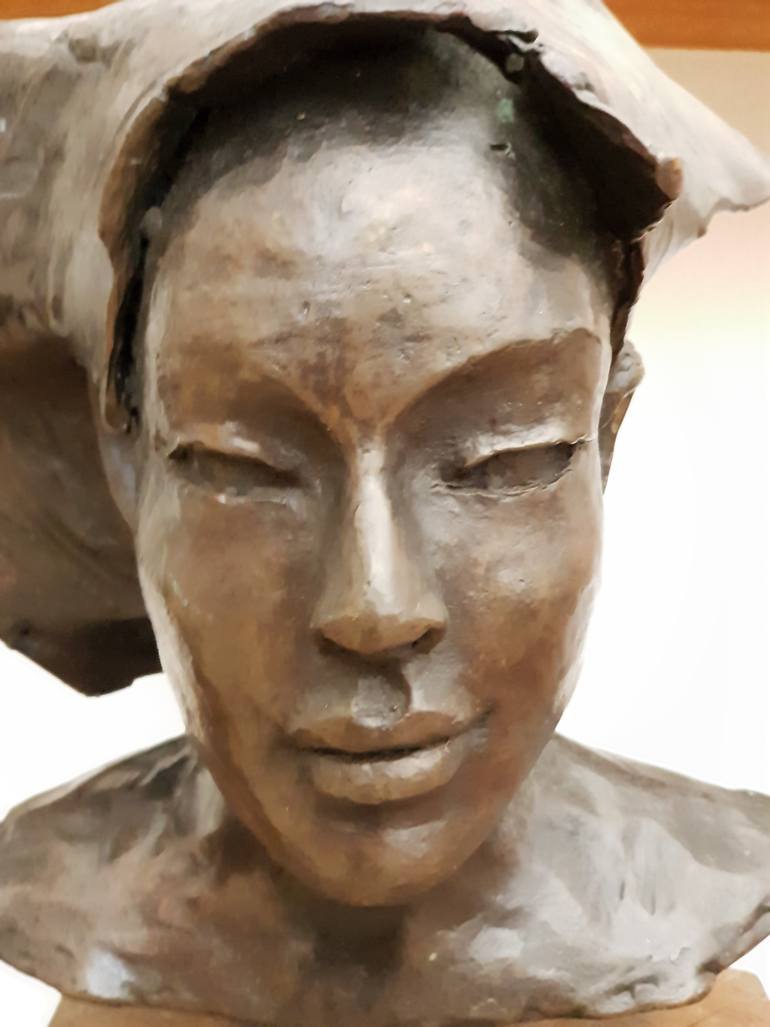 Original Modernism Women Sculpture by Exclusive Sculptures