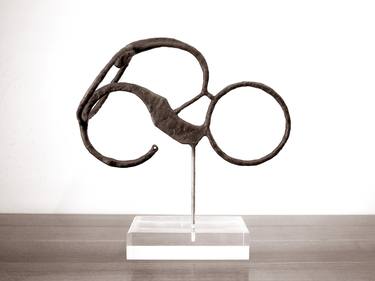 Original Abstract Men Sculpture by Roberto Vesci