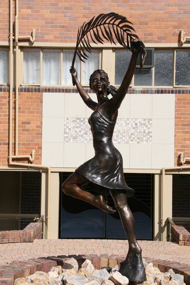 Statue for Nelspruit High Girl school thumb