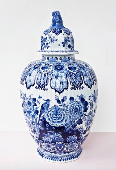 Handpainted Dutch Classic Vase with Lid - Delftsblue thumb
