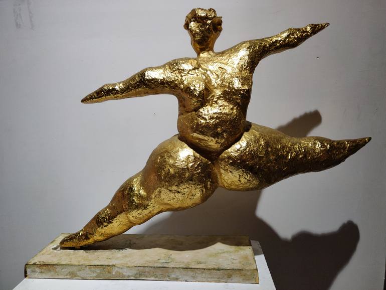 Original Figurative Women Sculpture by Matteo Lo Greco
