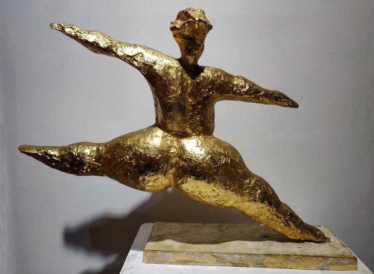 Original Figurative Women Sculpture by Matteo Lo Greco