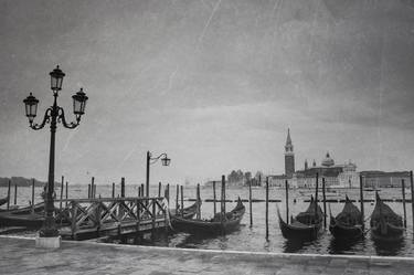 Street lamp in Venice - Limited Edition 1 of 5 thumb