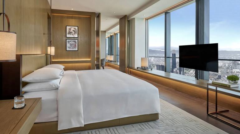 Original Abstract Expressionism Abstract Painting by Fuen Chin