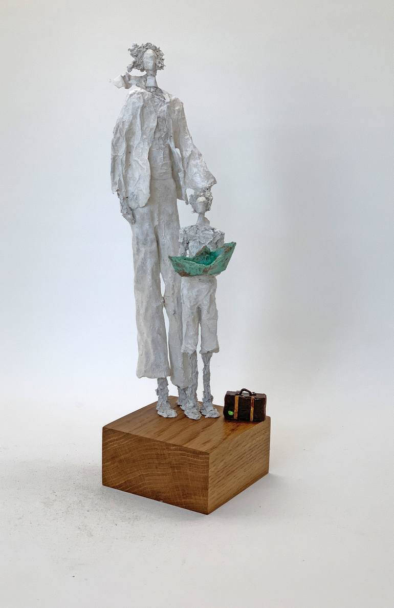 Original Figurative People Sculpture by Claudia Koenig - koenigsfigurine