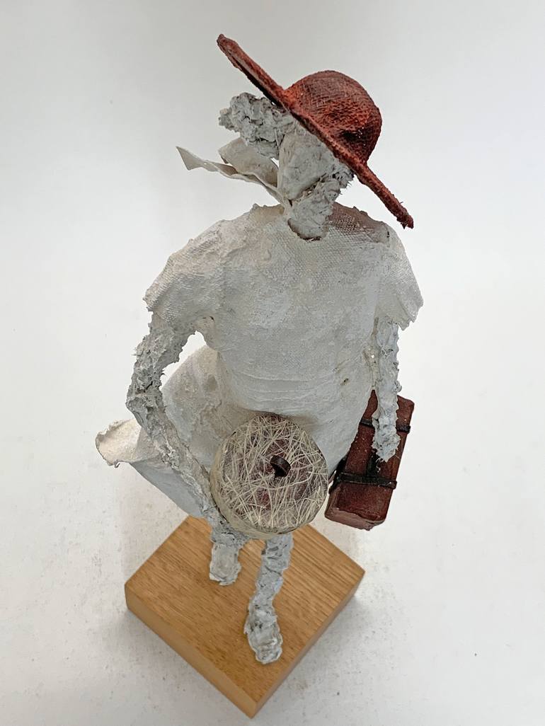 Original Modern People Sculpture by Claudia Koenig - koenigsfigurine