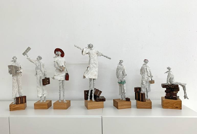 Original Modern People Sculpture by Claudia Koenig - koenigsfigurine