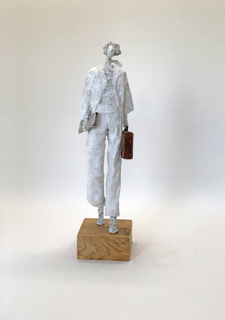 Original Figurative People Sculpture by Claudia Koenig - koenigsfigurine