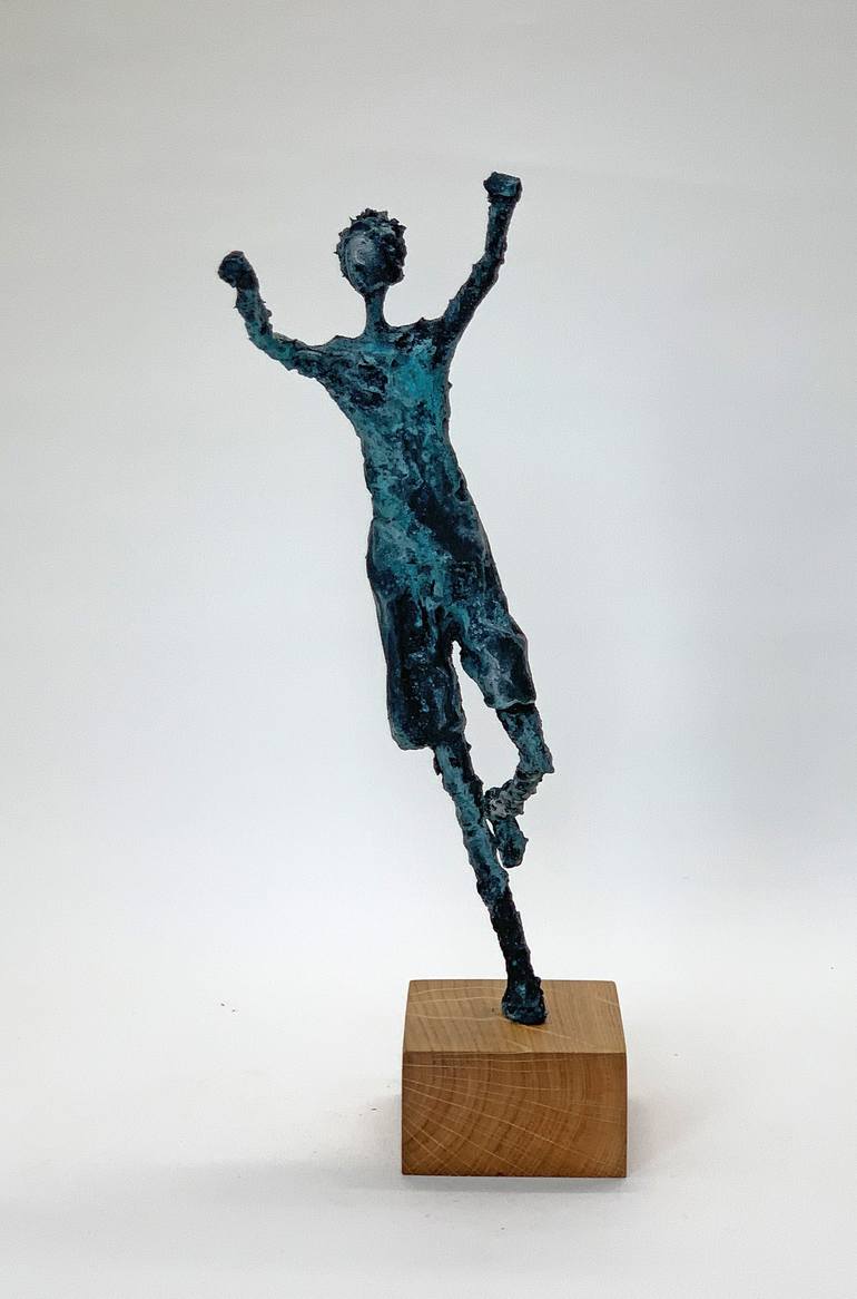 Original Sport Sculpture by Claudia Koenig - koenigsfigurine