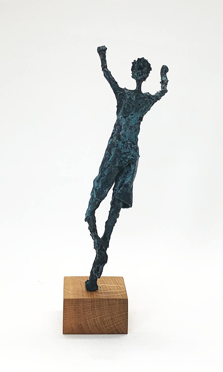 Original Sport Sculpture by Claudia Koenig - koenigsfigurine