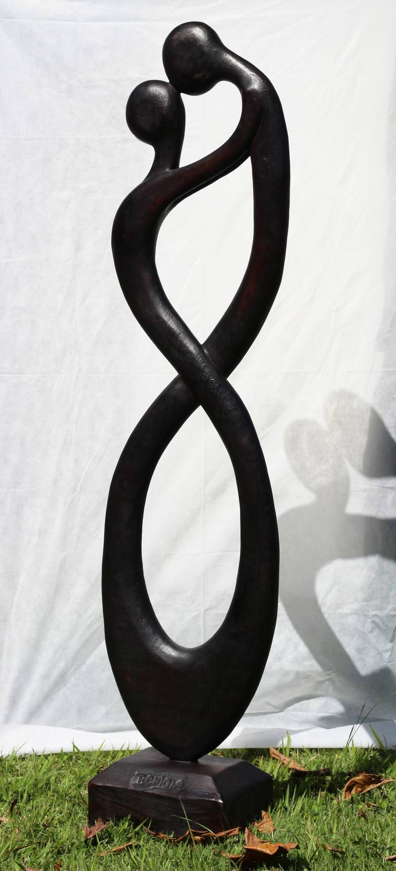 Original Love Sculpture by José Benigno