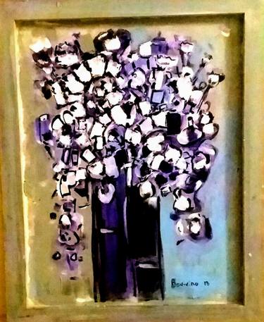 Purple and white flowers in vase thumb
