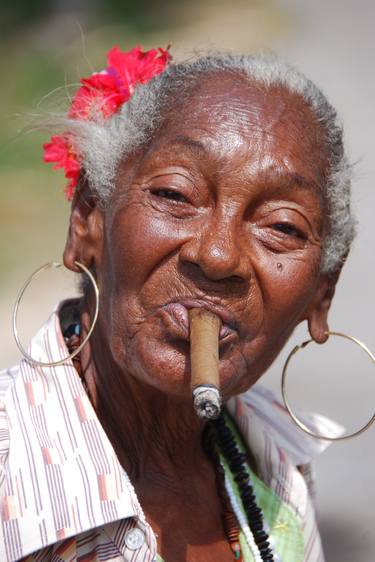 Cuban lady with sigar - Limited Edition 1 of 30 thumb
