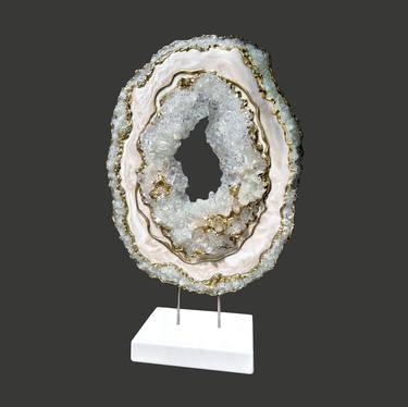 Geode Slice Luxiry White & Gold, Geode sculpture, Standing geode thumb