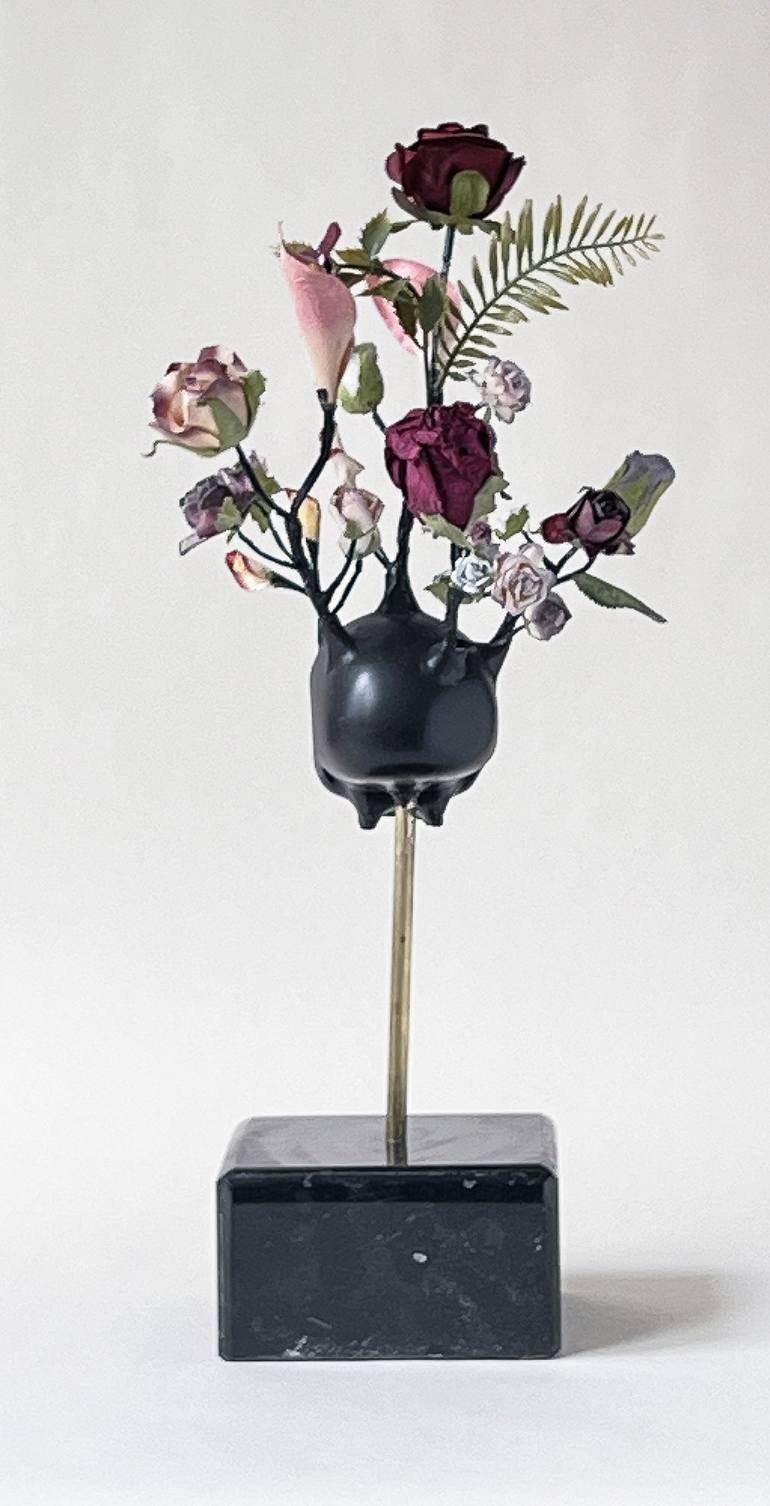 Original Floral Sculpture by Francesca Dalla Benetta