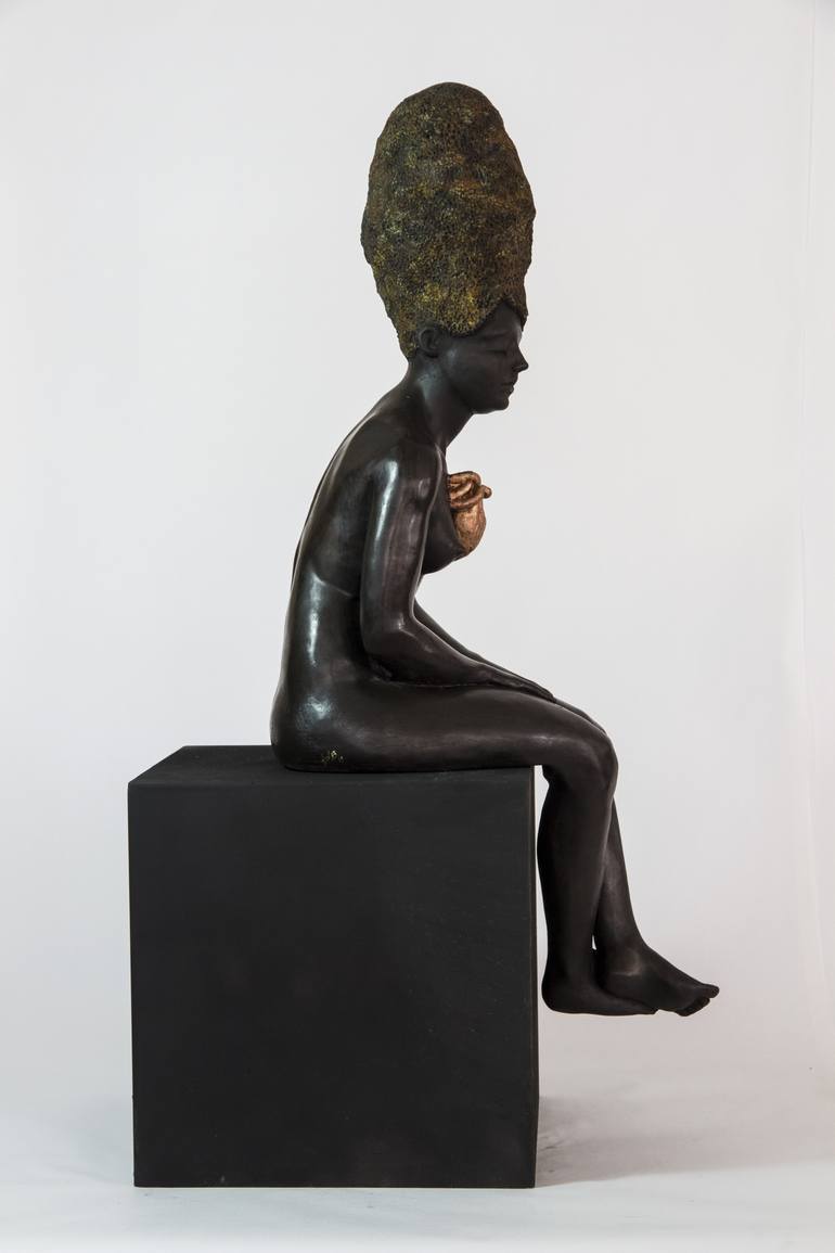 Original Realism Women Sculpture by Francesca Dalla Benetta