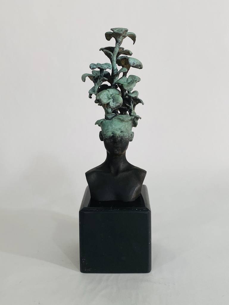 Original Surrealism Floral Sculpture by Francesca Dalla Benetta