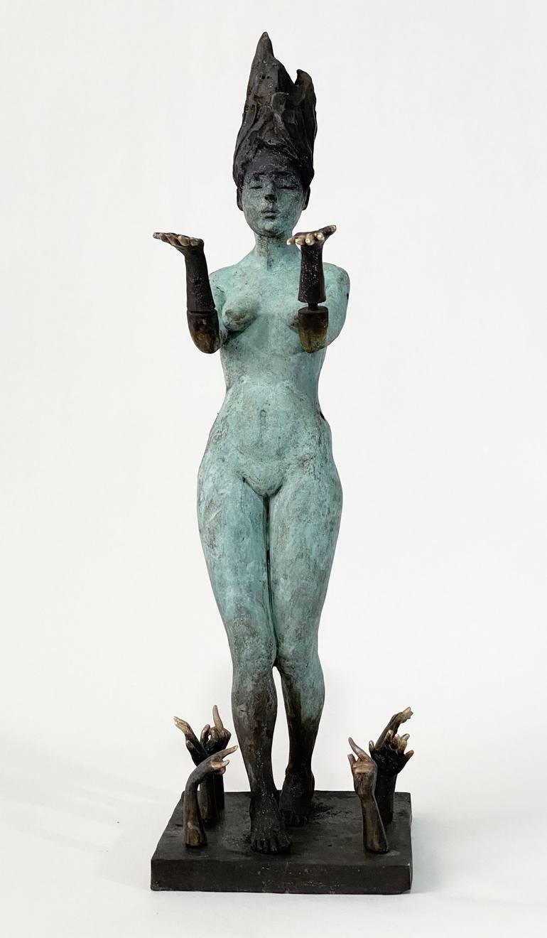 Original Figurative Women Sculpture by Francesca Dalla Benetta