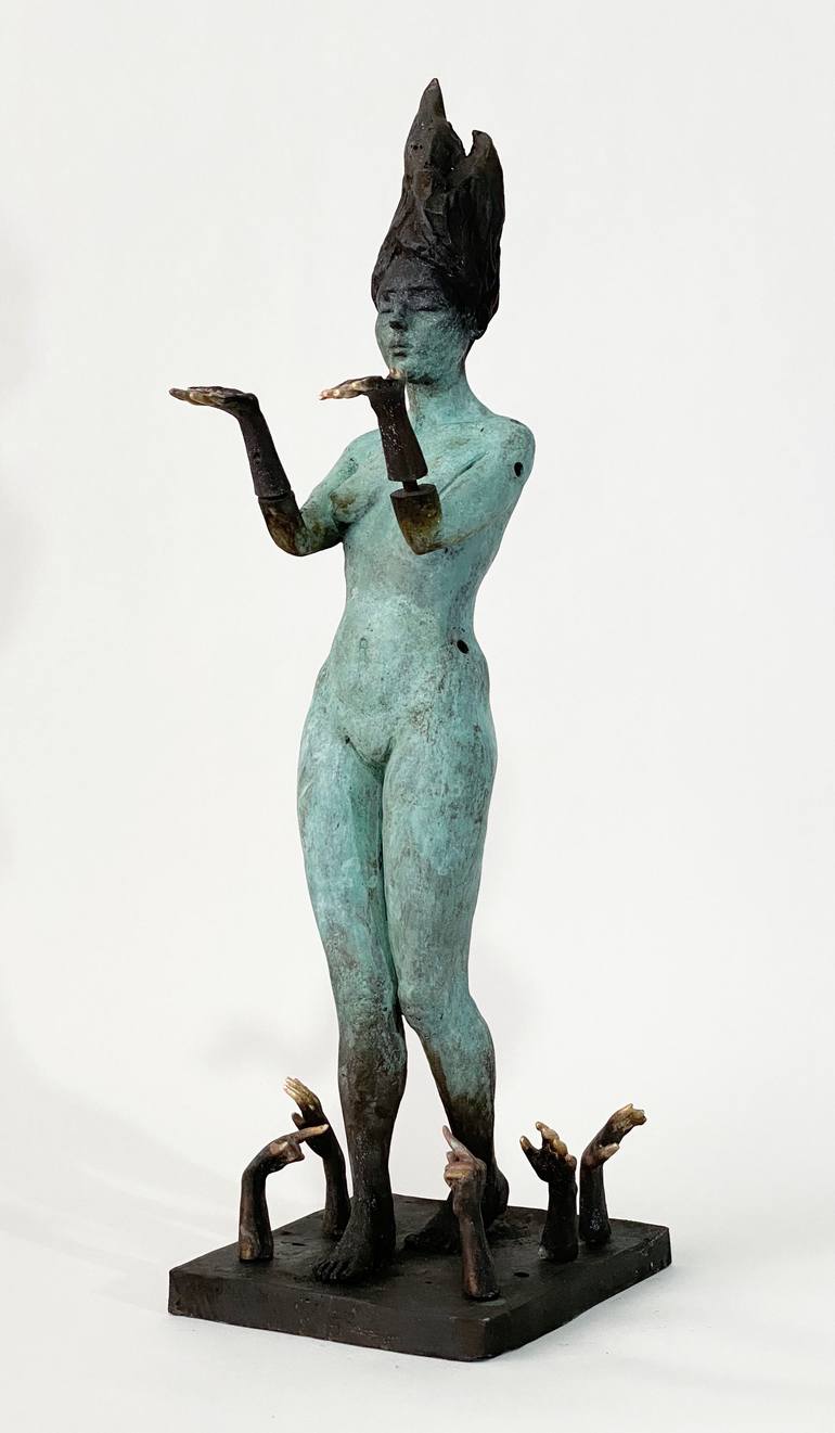 Original Figurative Women Sculpture by Francesca Dalla Benetta