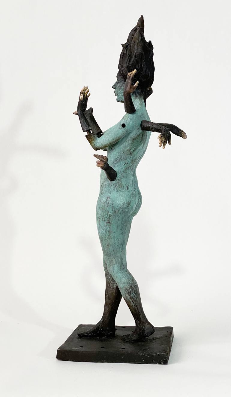 Original Figurative Women Sculpture by Francesca Dalla Benetta
