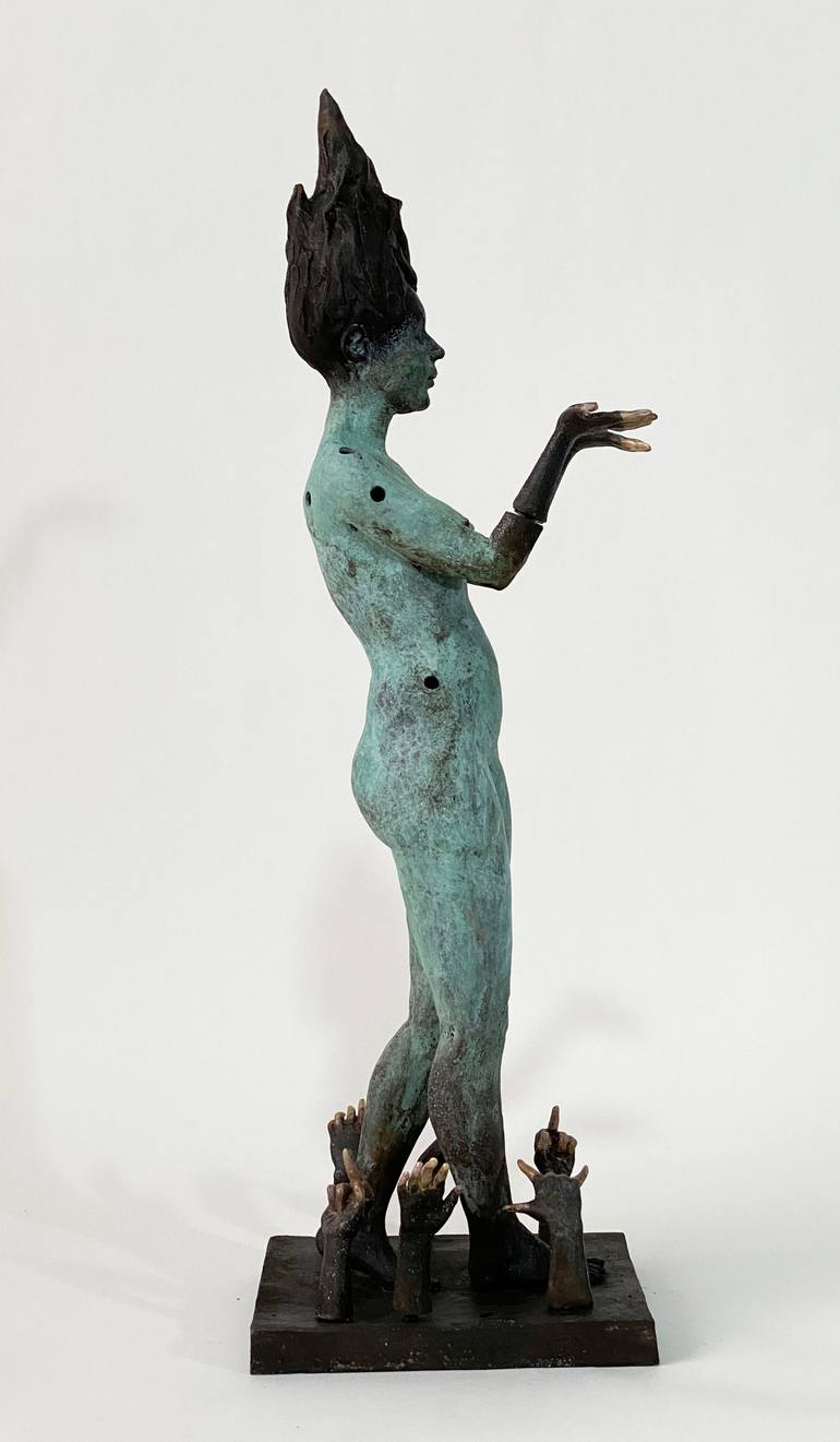 Original Figurative Women Sculpture by Francesca Dalla Benetta