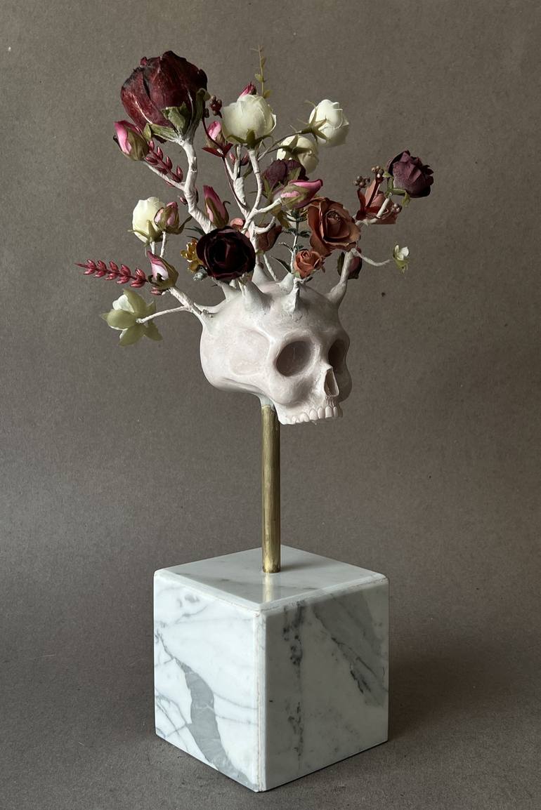 Original Floral Sculpture by Francesca Dalla Benetta