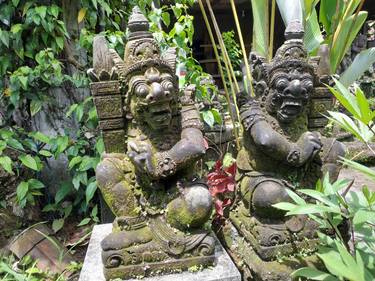 Naniswara and Mahakala Statue with alga thumb