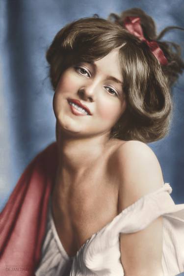 Evelyn Nesbit a popular American actress, chorus girl and model. thumb