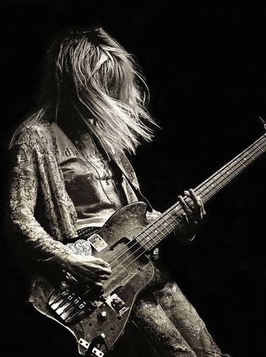 Kim Gordon of Sonic Youth live on stage. thumb