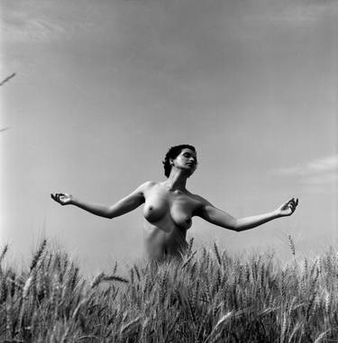 Nude - In The Field, Silver Gelatin Print - Limited Edition of 15 thumb
