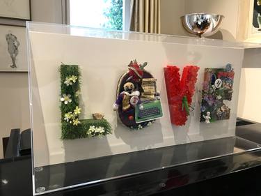 Original Pop Art Culture Sculpture by Helen Kirwan-Taylor