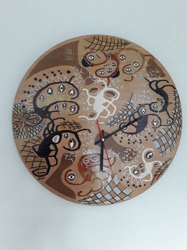 painted wooden clock "Look who's singing" thumb