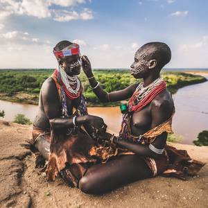 Collection ROOTS: PEOPLE OF OMO VALLEY