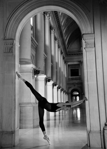 Original Black & White Body Photography by Hugo Catalano