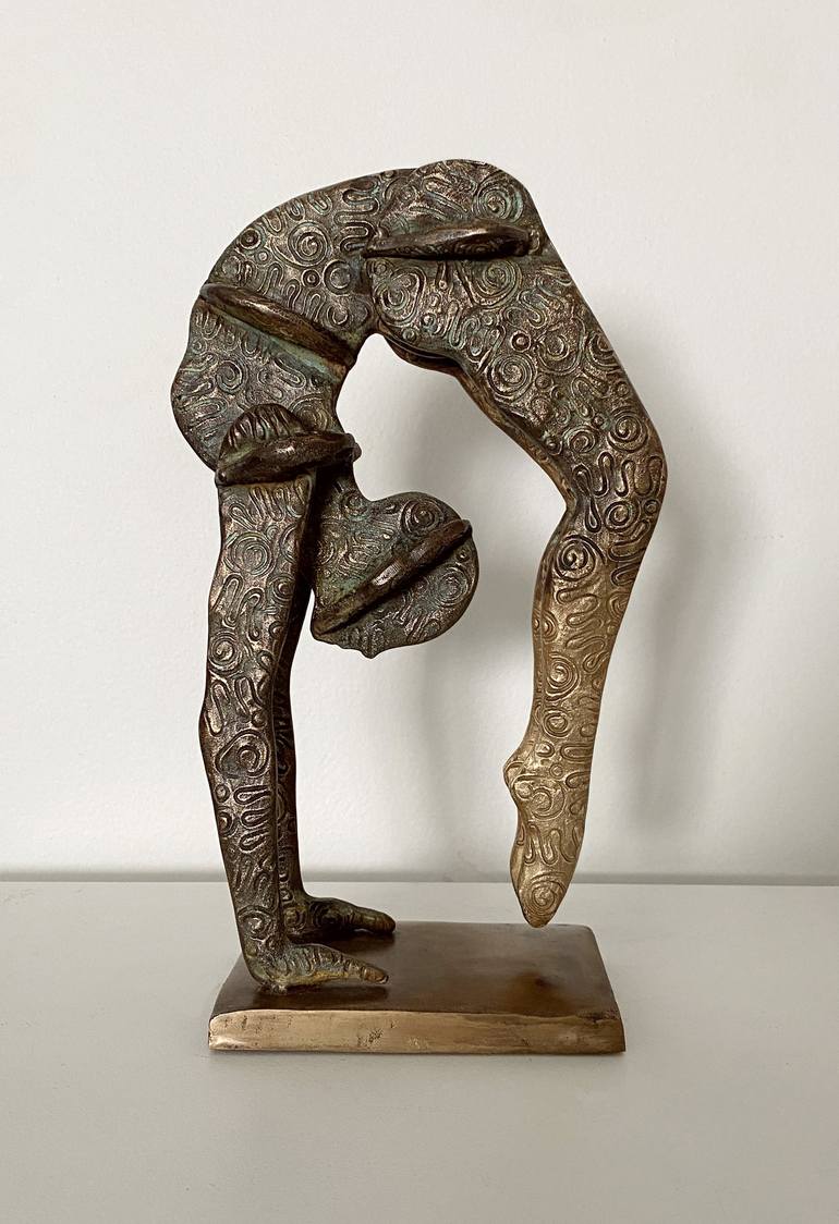 Original Abstract Women Sculpture by Helena Lillywhite