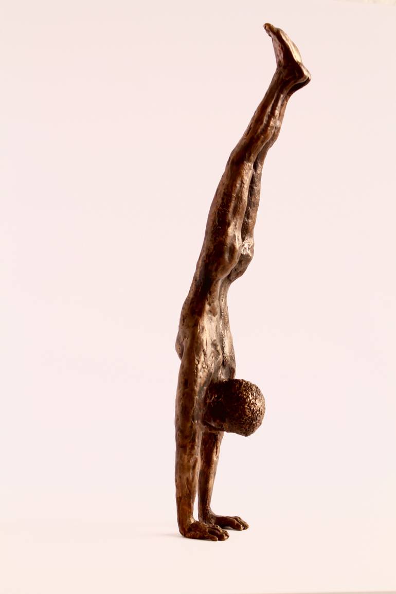 Original Figurative Body Sculpture by Bram Eliaert