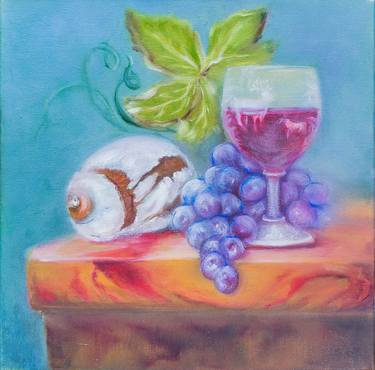 Grapes and conch thumb