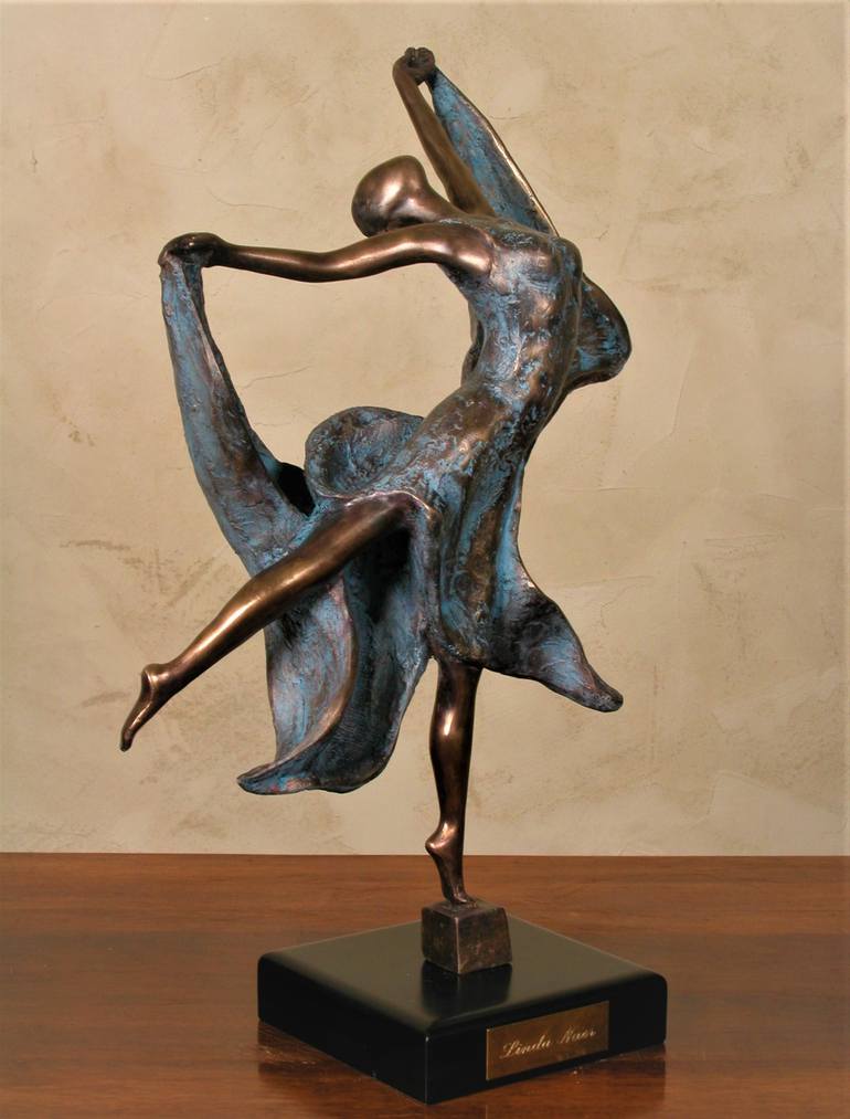 Original Women Sculpture by Lynn Art Gallery