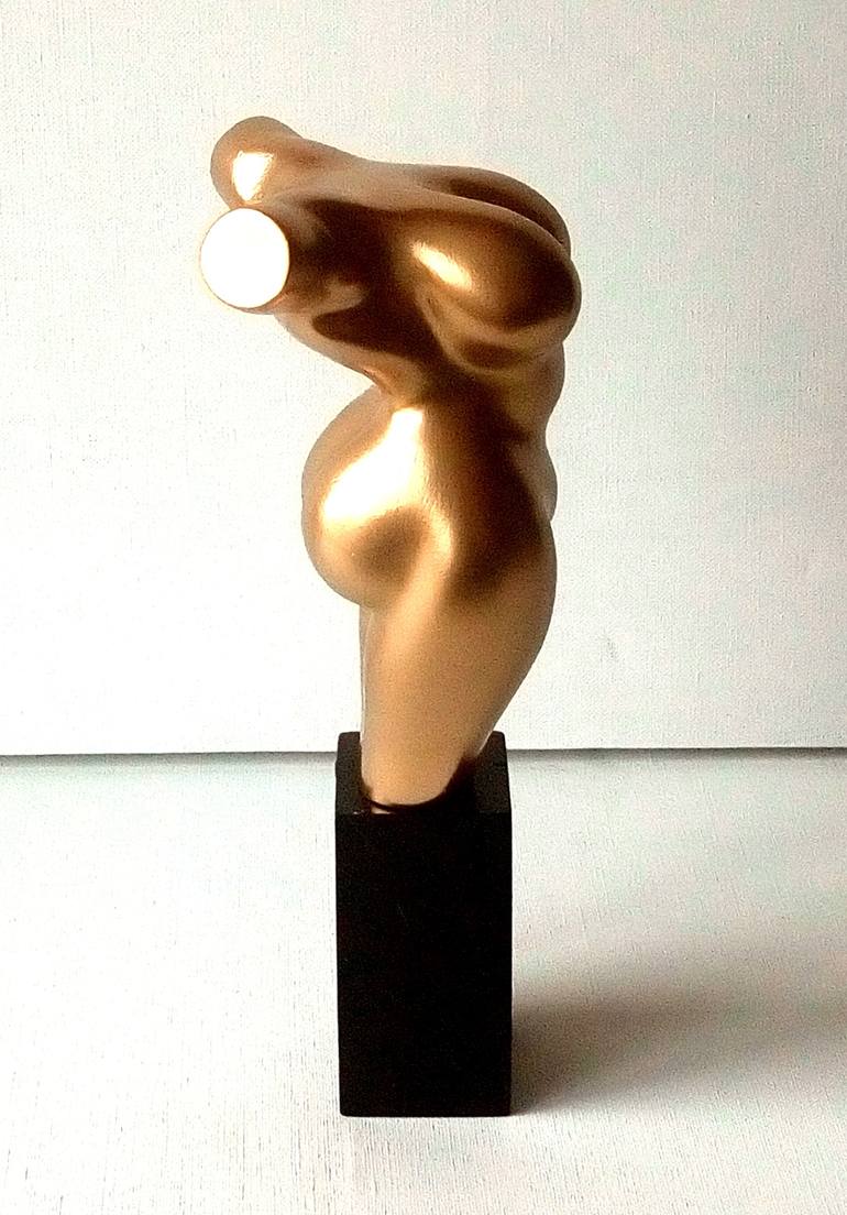 Original Surrealism Body Sculpture by Maas Tiir