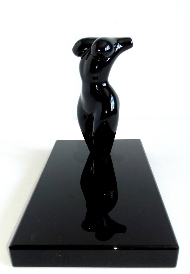Original Body Sculpture by Maas Tiir